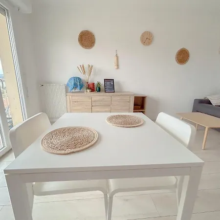 Lejlighed Charmant Studio Boheme Vue Sur Frejus Et Montagnes *